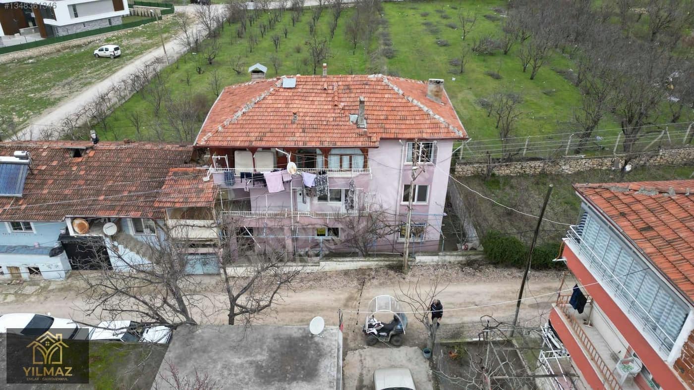 Koza Mahallesi'nde Satılık 3 Katlı Bina Ve Arsa
